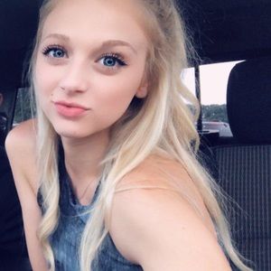 Meet your Posher, Denae